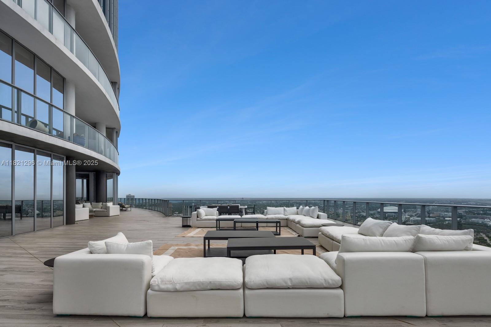 PARAMOUNT MIAMI WORLDCENT - Residential