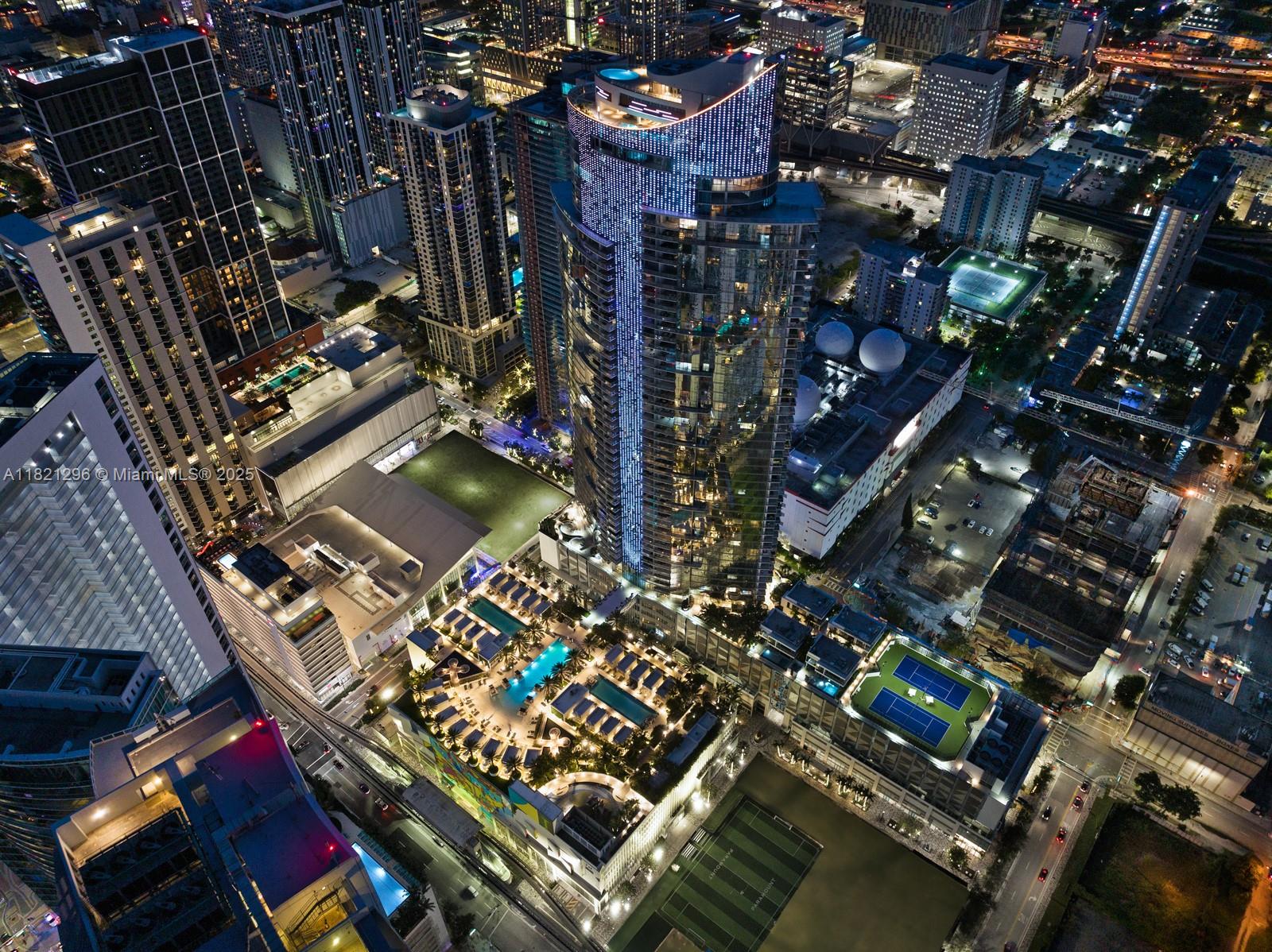 PARAMOUNT MIAMI WORLDCENT - Residential