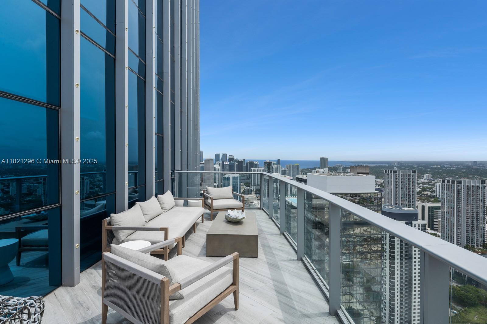 PARAMOUNT MIAMI WORLDCENT - Residential