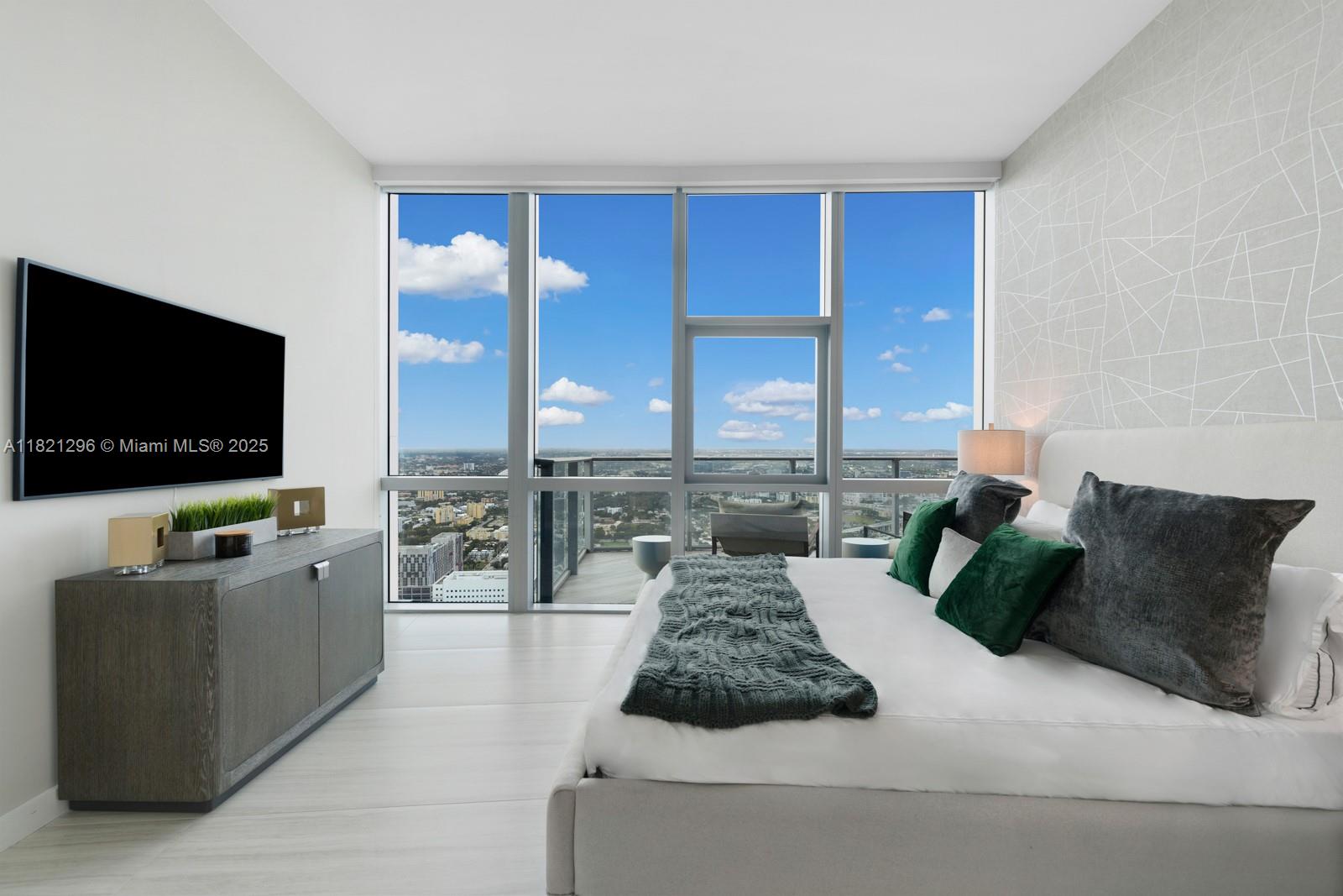 PARAMOUNT MIAMI WORLDCENT - Residential