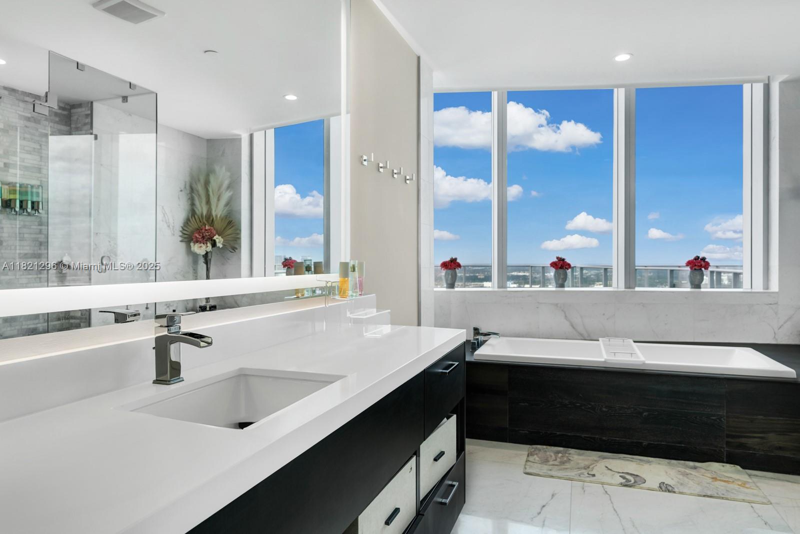 PARAMOUNT MIAMI WORLDCENT - Residential
