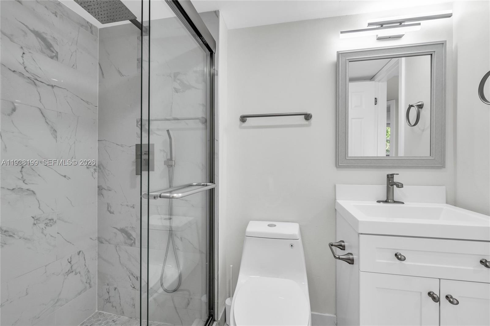 LIME BAY CONDOMINIUM 5 - Residential