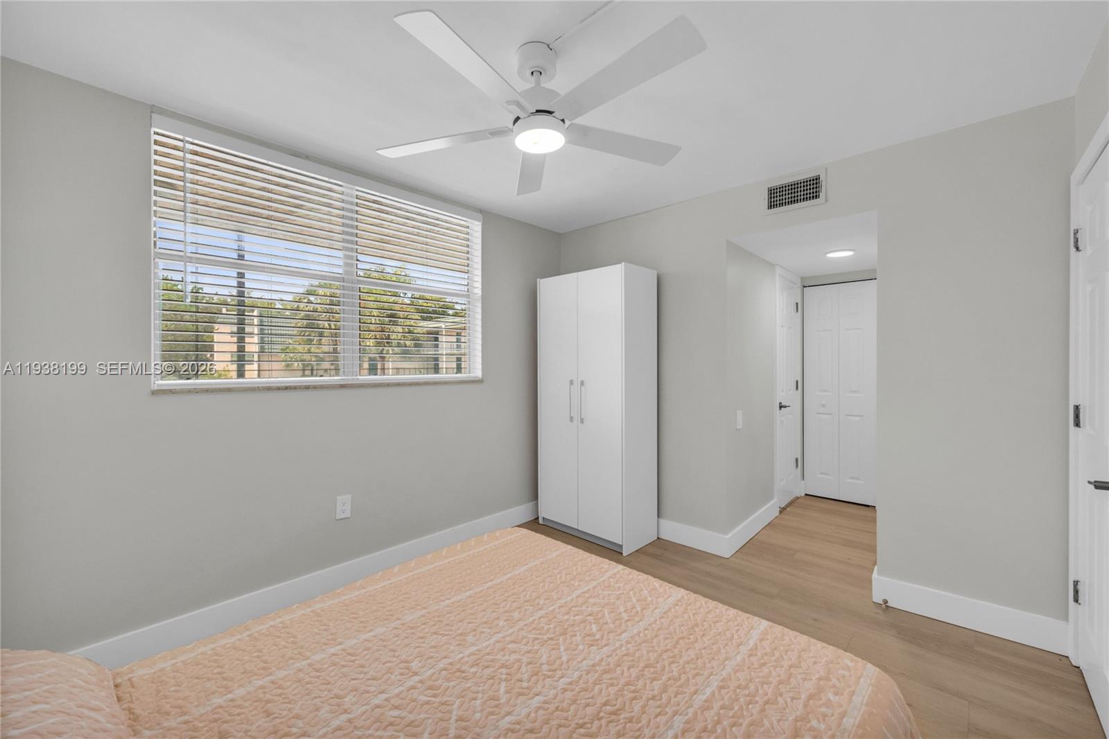 LIME BAY CONDOMINIUM 5 - Residential