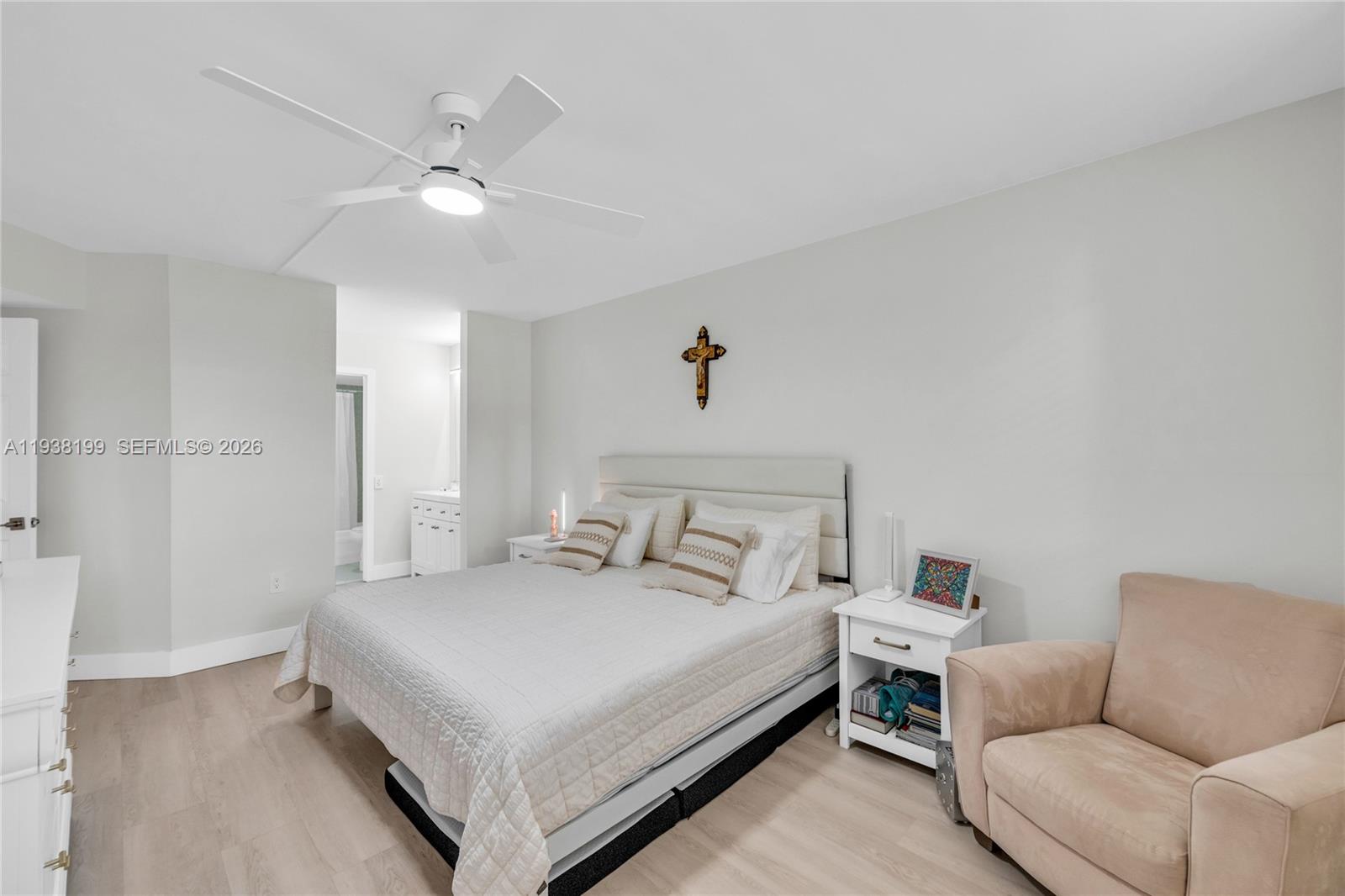 LIME BAY CONDOMINIUM 5 - Residential