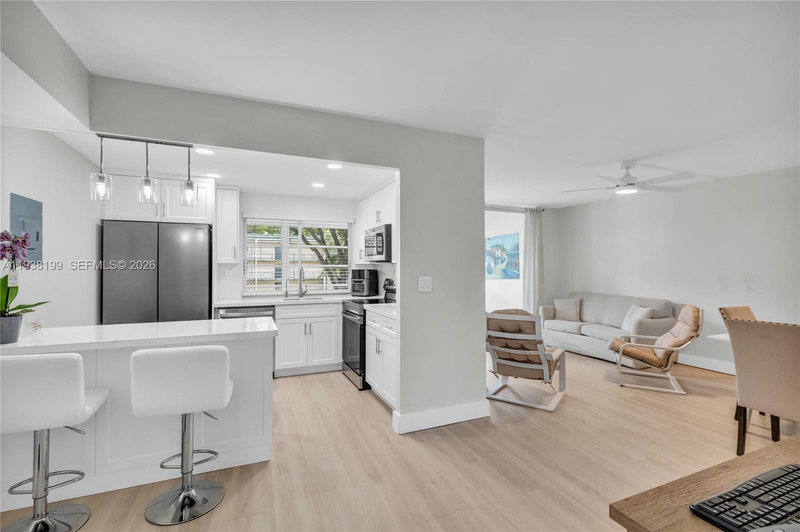 LIME BAY CONDOMINIUM 5 - Residential