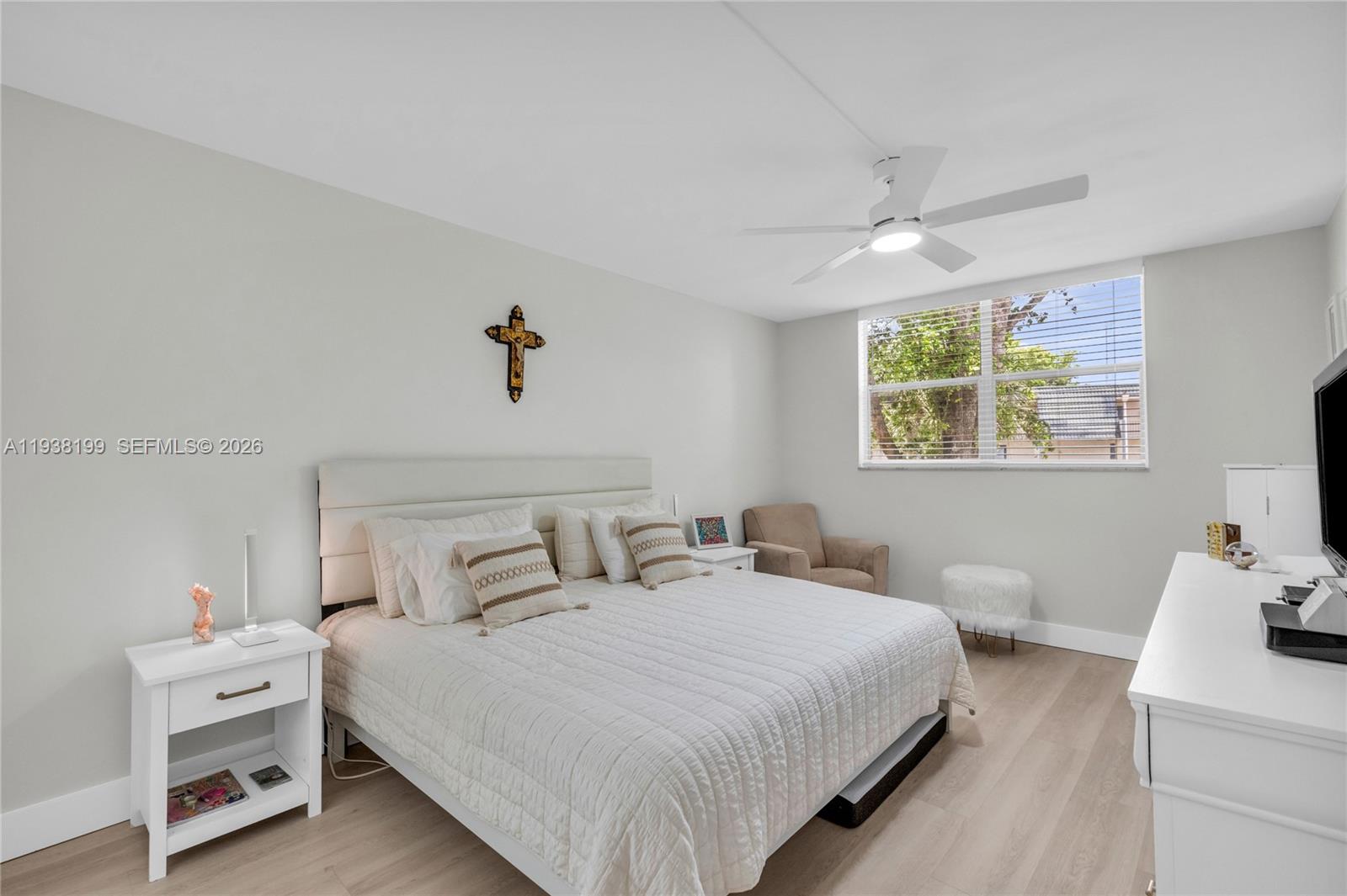 LIME BAY CONDOMINIUM 5 - Residential