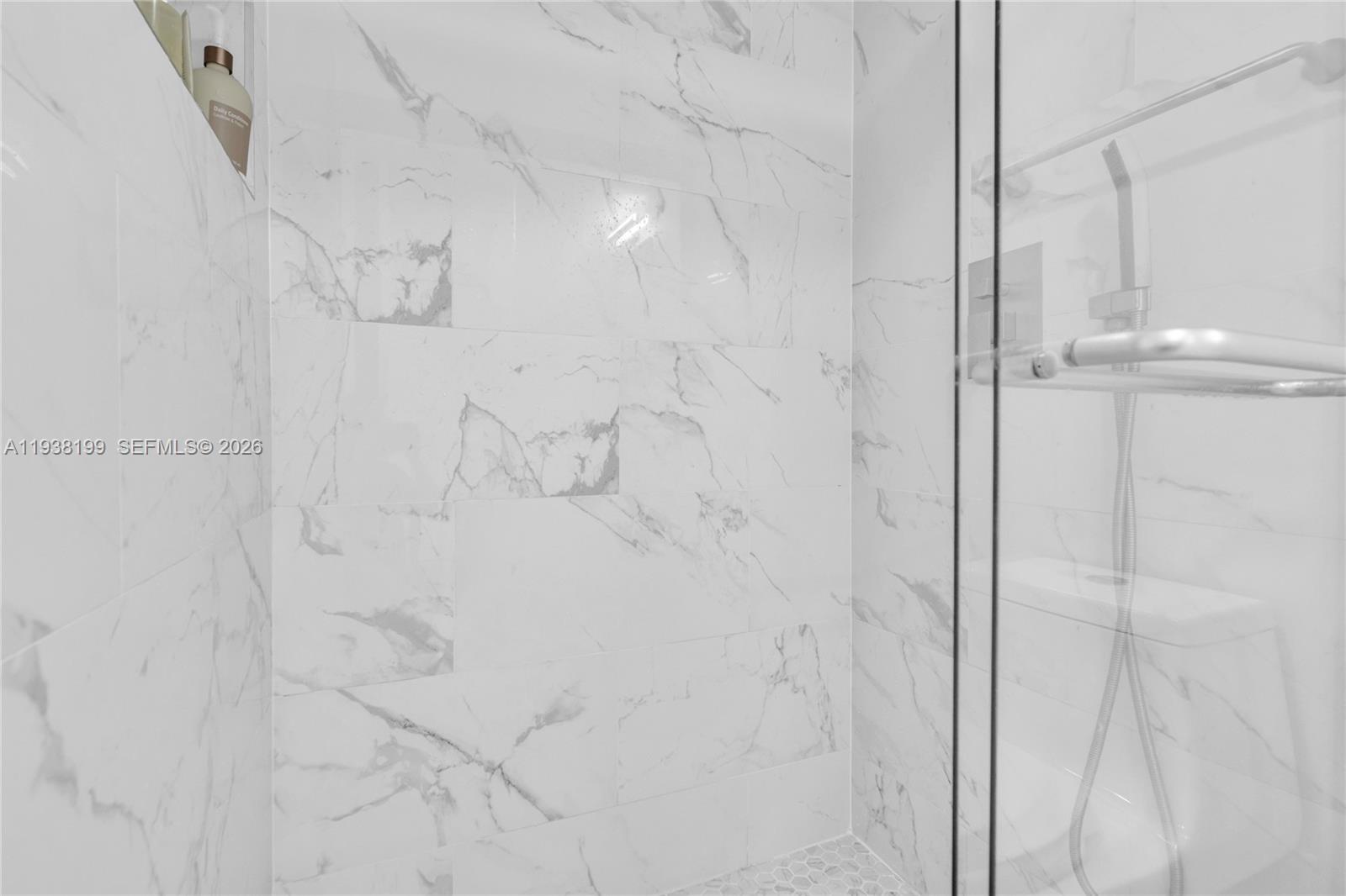 LIME BAY CONDOMINIUM 5 - Residential