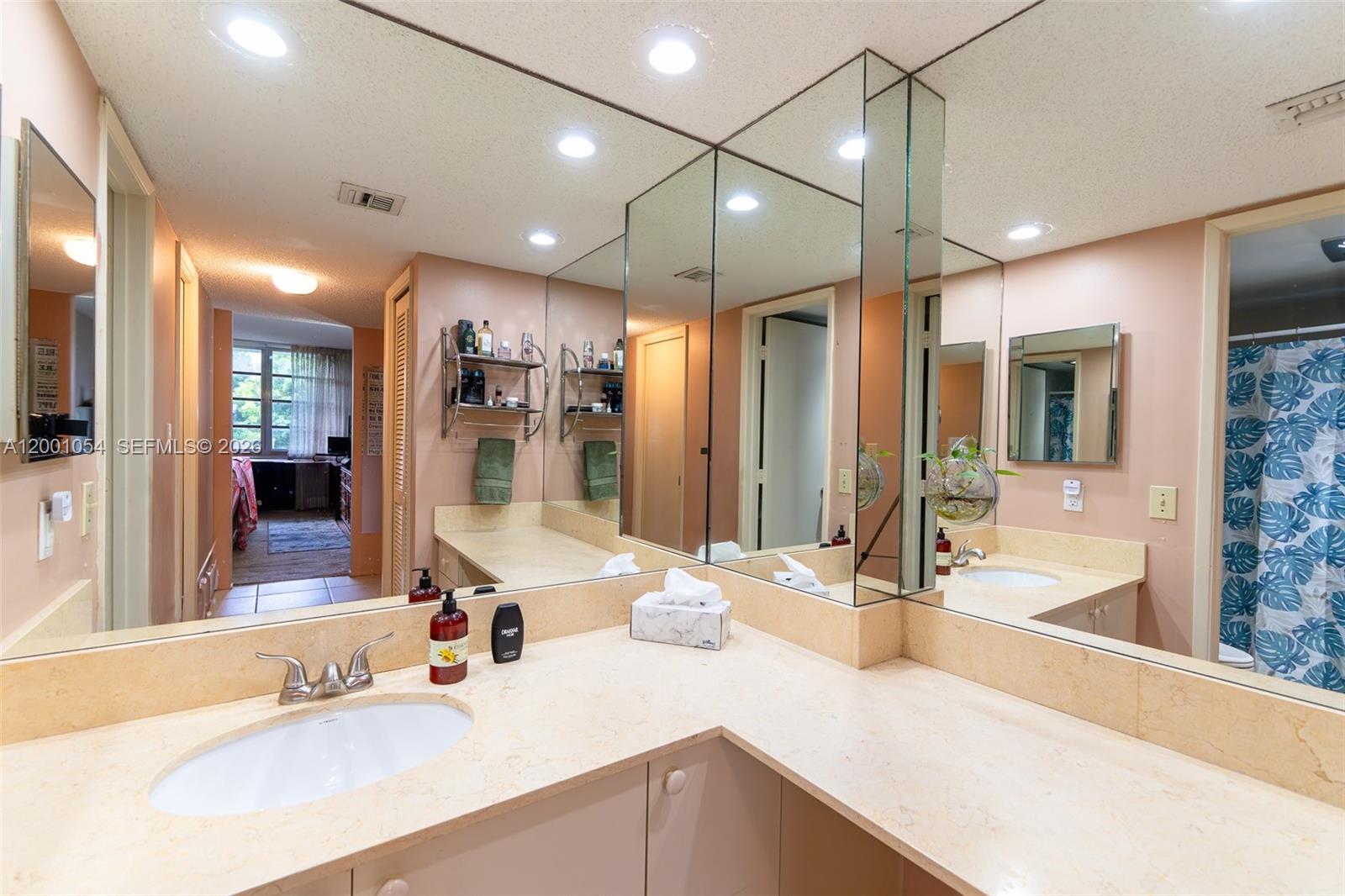 NO 14 PALM-AIRE COUNTRY C - Residential