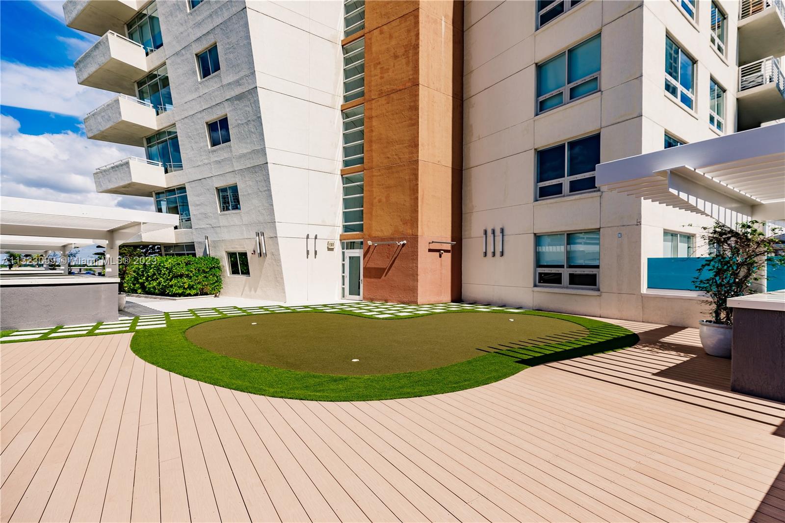 MIDBLOCK MIAMI CONDO - Residential