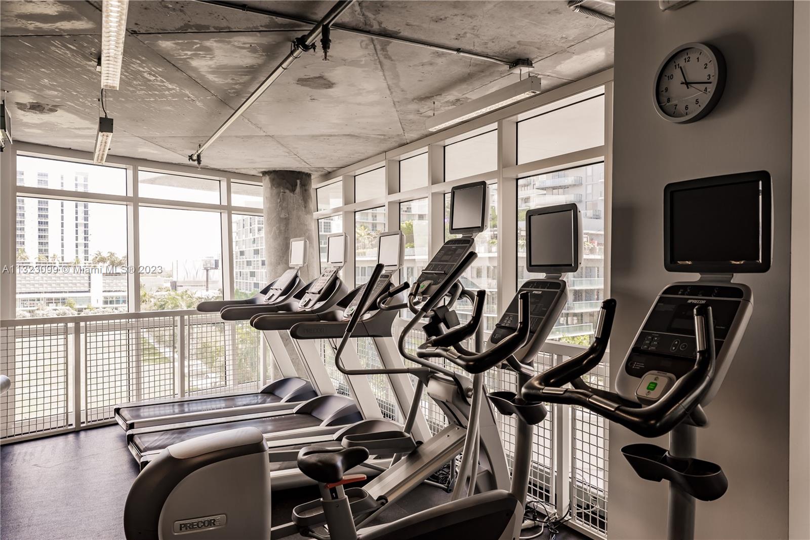 MIDBLOCK MIAMI CONDO - Residential