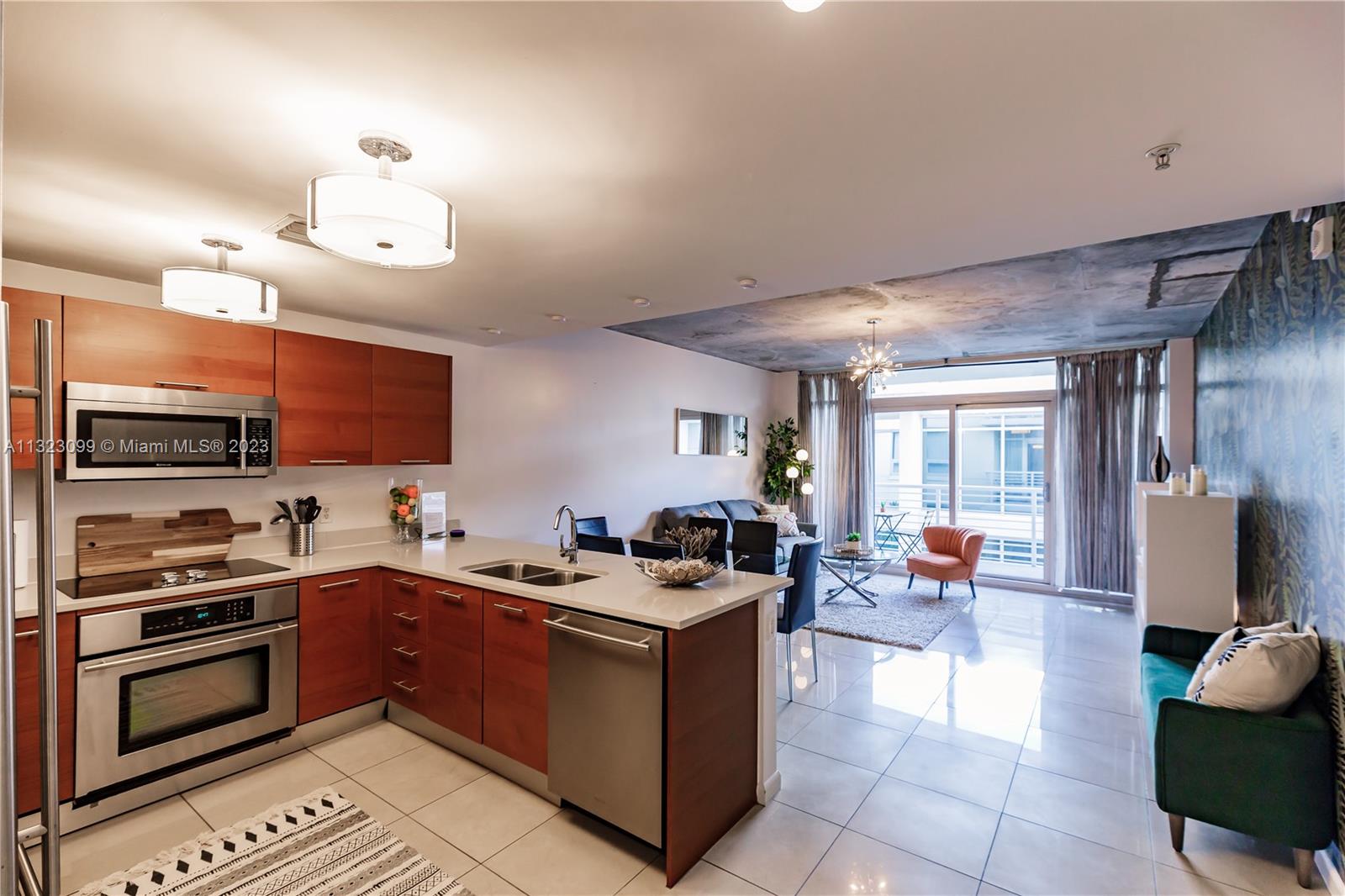 MIDBLOCK MIAMI CONDO - Residential