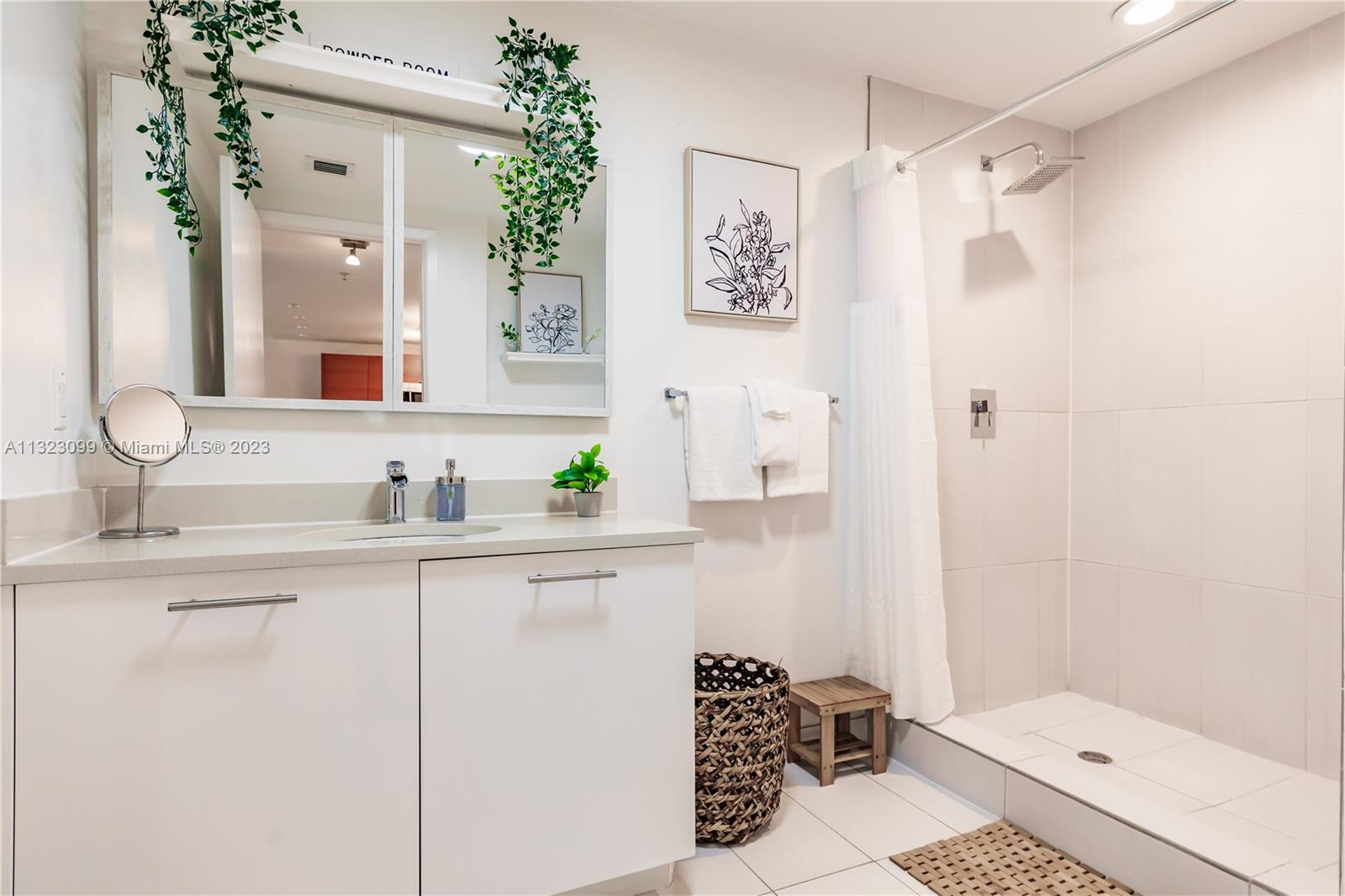 MIDBLOCK MIAMI CONDO - Residential