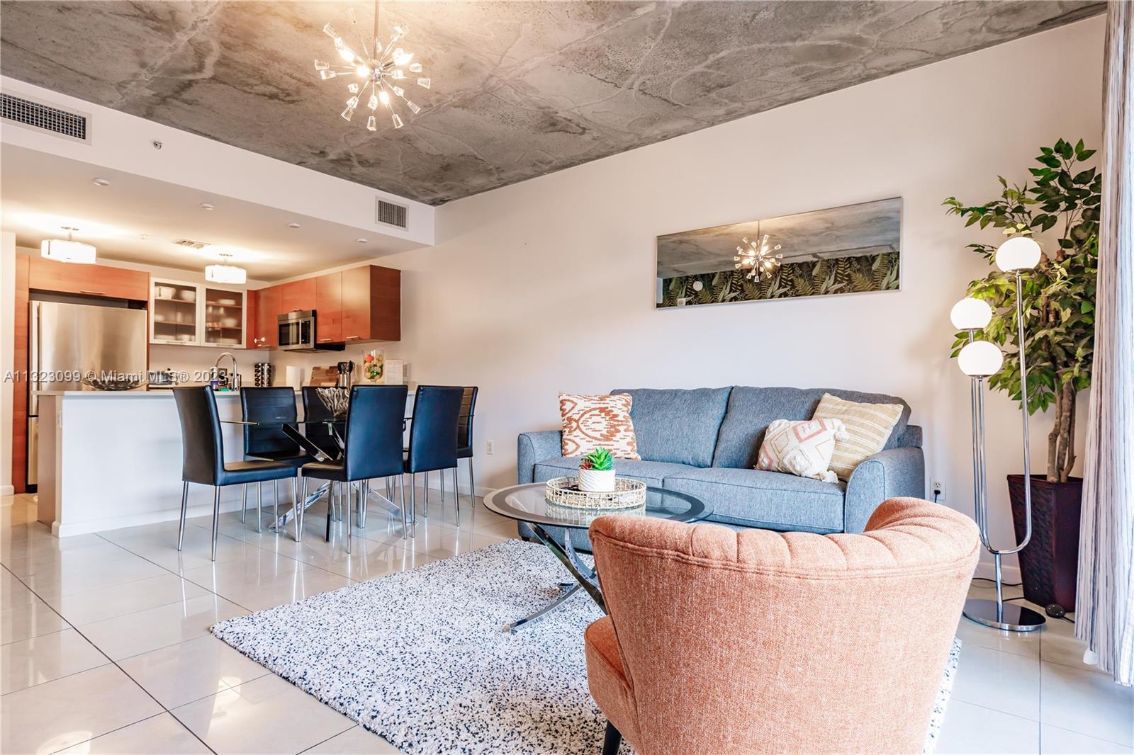 MIDBLOCK MIAMI CONDO - Residential