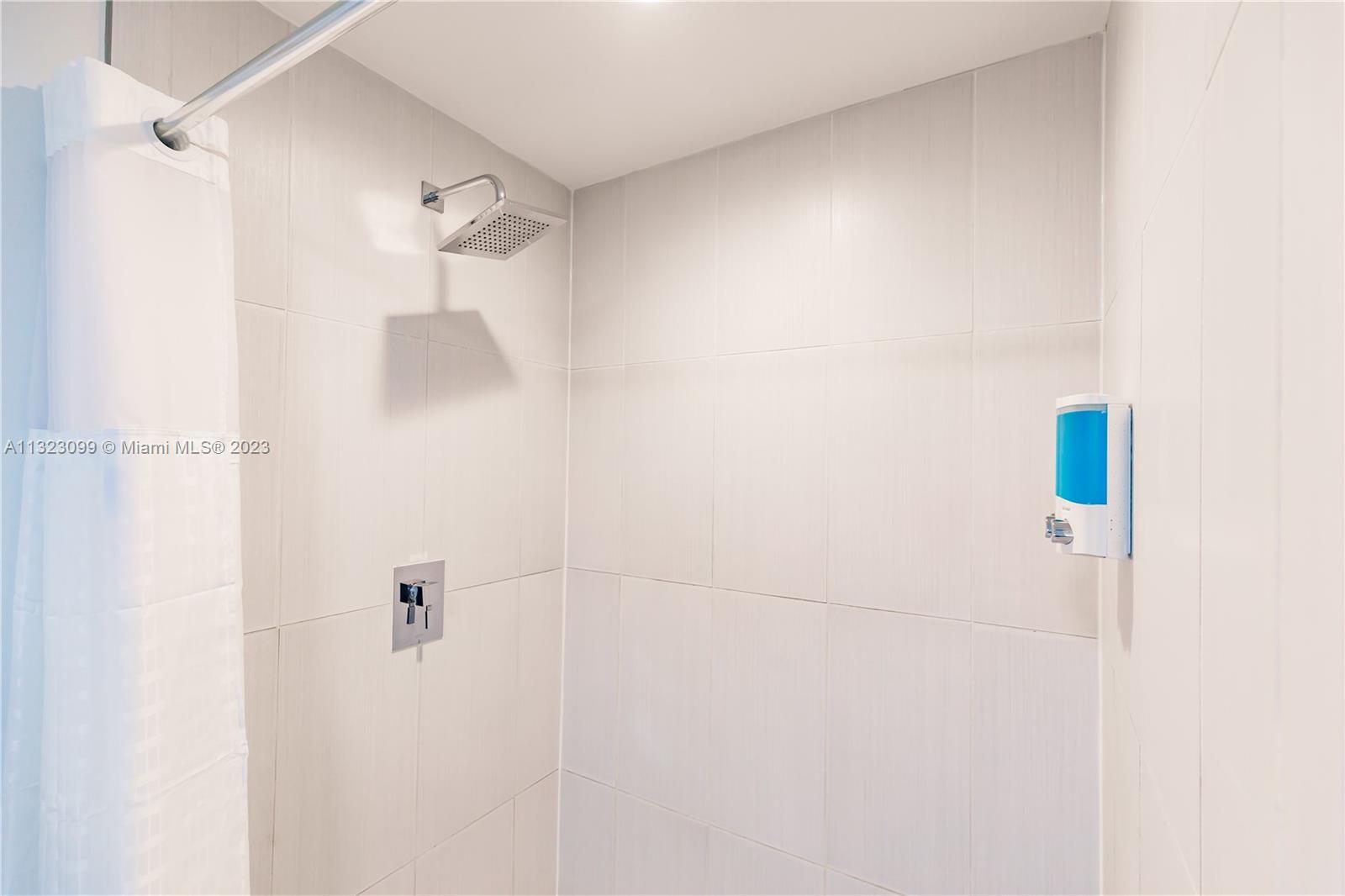 MIDBLOCK MIAMI CONDO - Residential