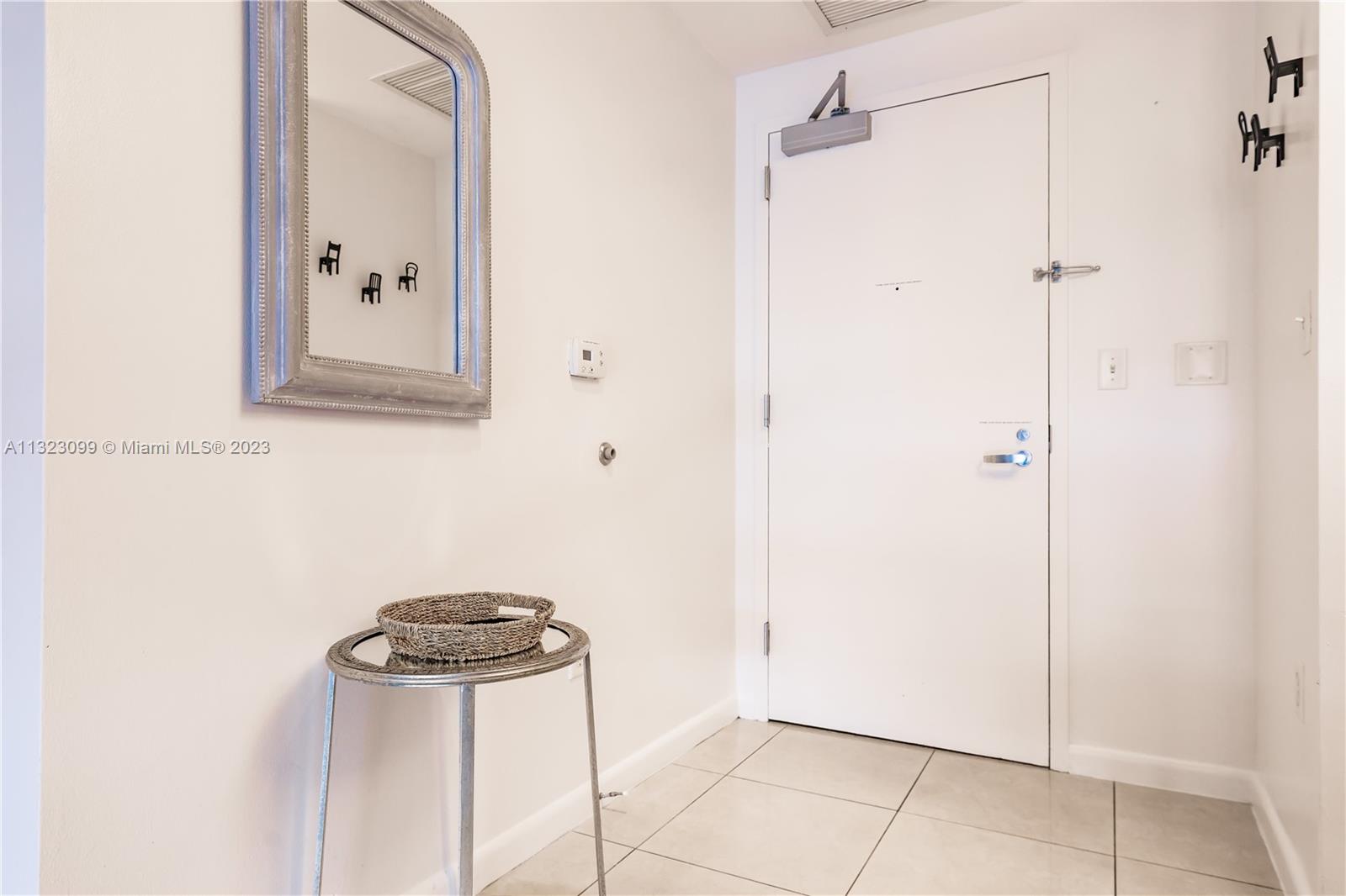 MIDBLOCK MIAMI CONDO - Residential