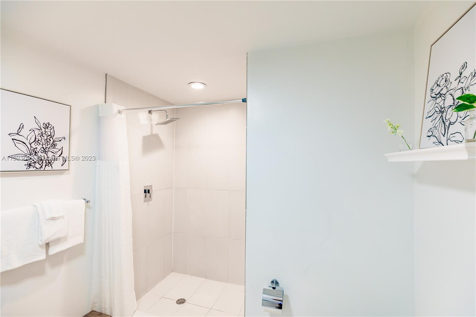 MIDBLOCK MIAMI CONDO - Residential