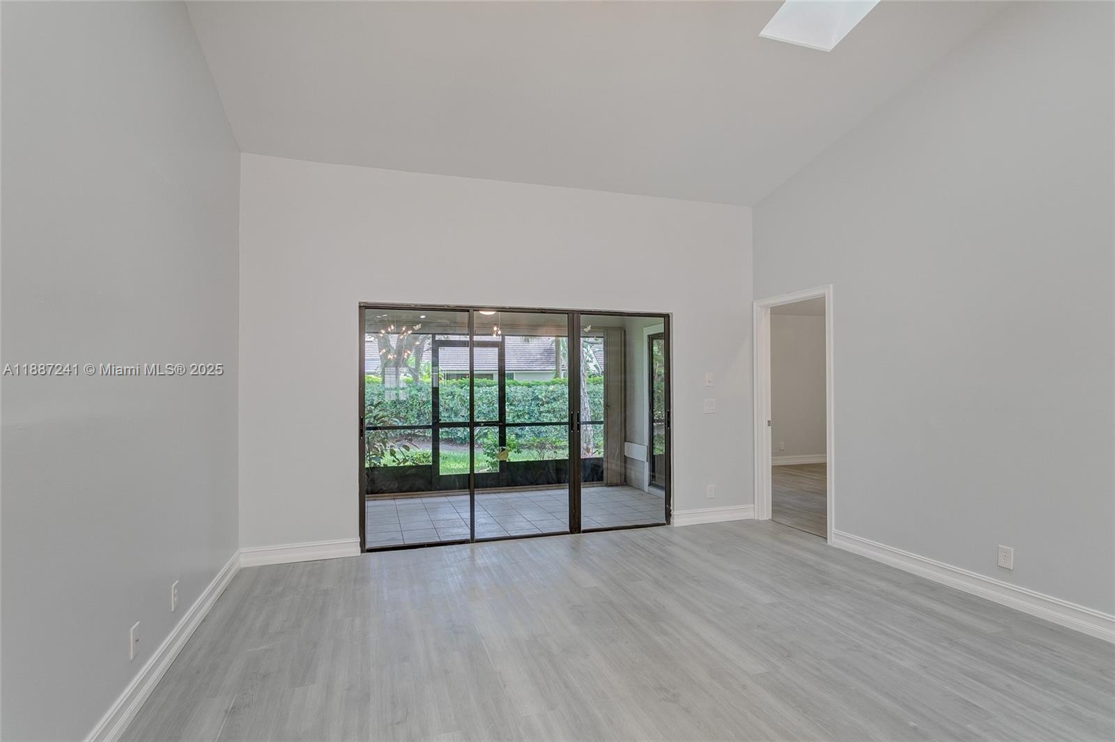 VILLAS OF GLENGARY - Residential Lease
