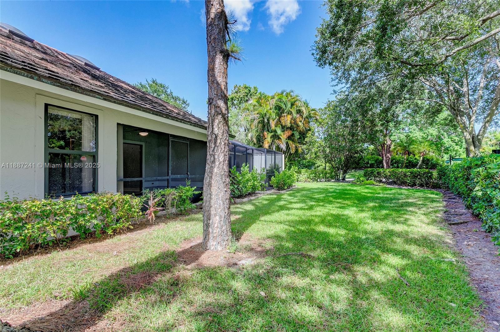 VILLAS OF GLENGARY - Residential Lease