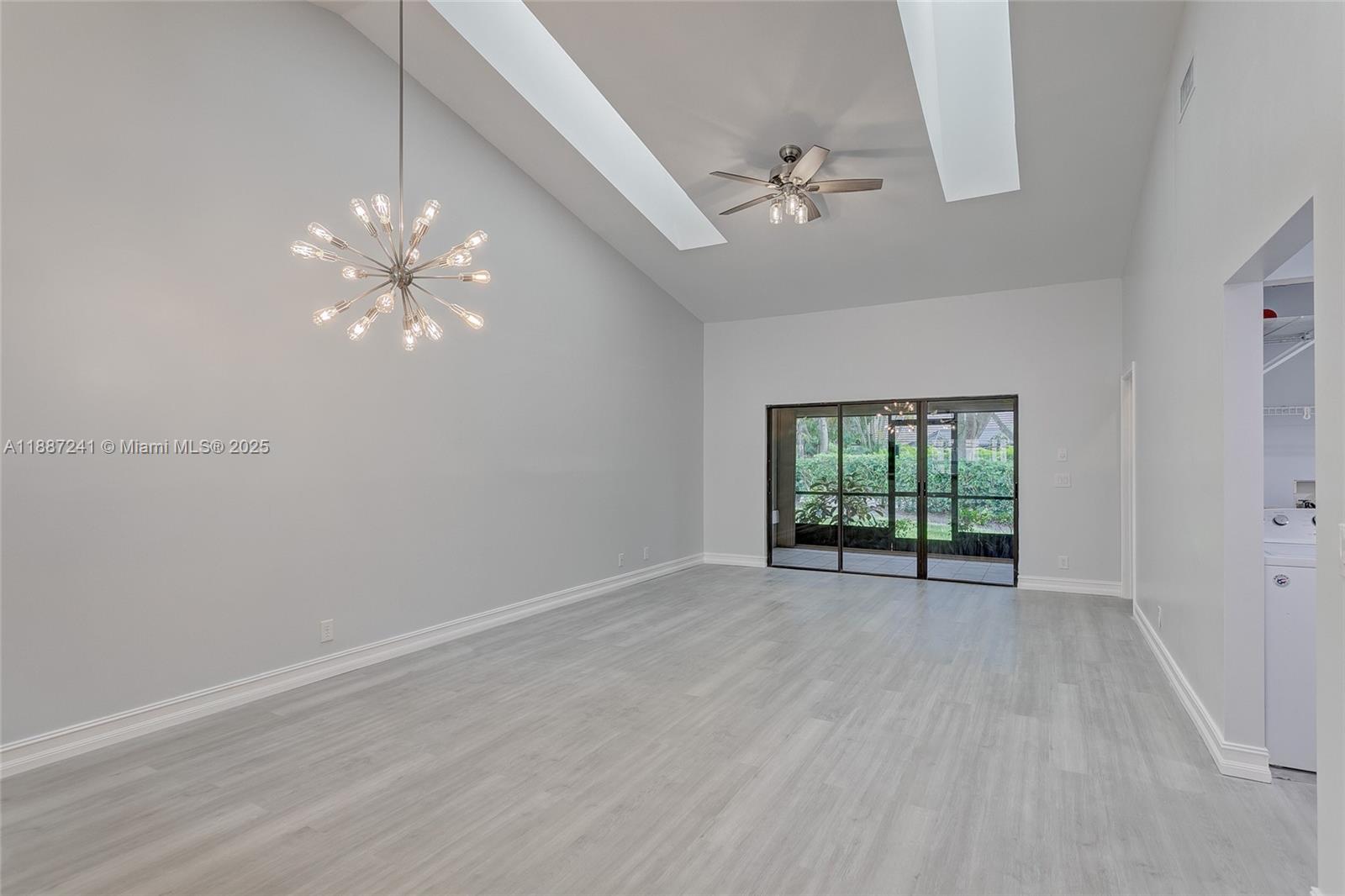 VILLAS OF GLENGARY - Residential Lease