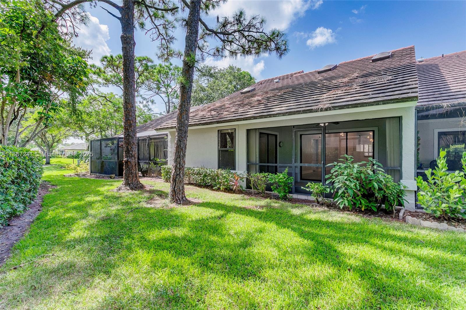 VILLAS OF GLENGARY - Residential Lease
