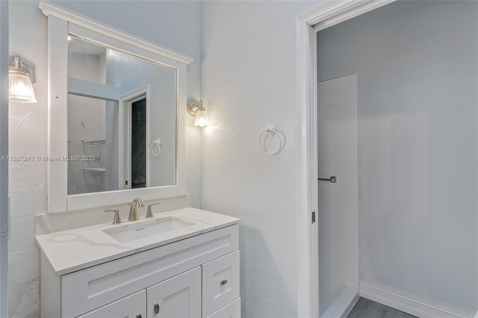 VILLAS OF GLENGARY - Residential Lease