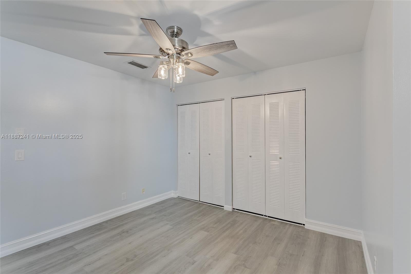 VILLAS OF GLENGARY - Residential Lease