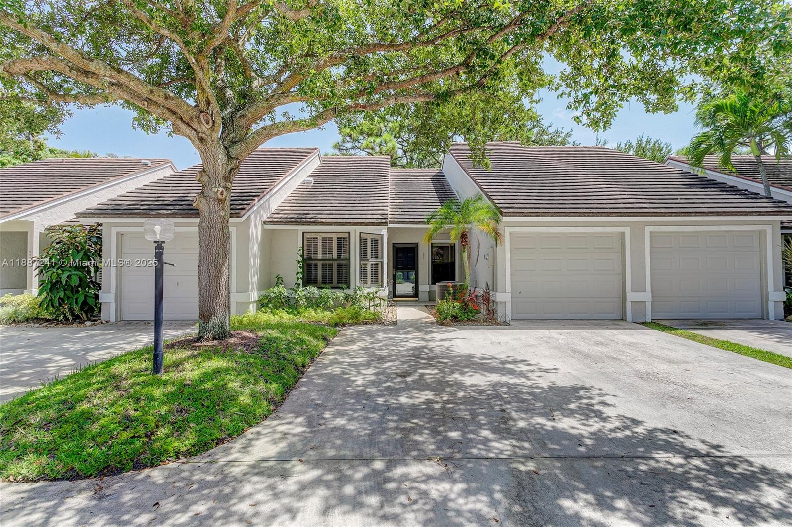 Annual Lease Tastefully updated Villa located within the gates of the world renowned ''PGA National'' community located in Palm Beach Gardens. This townhouse is located right off Masters Avenue and has been completely updated throughout including stainless appliances, bathrooms, fresh paint and more. The living room has garden views with a large screened patio and the home is very light and bright. Newly installed luxury flooring. The primary bedroom features a huge walk in closet with plenty of storage space. Master bath with a nicely updated walk in shower and vaulted ceilings. The guest bath has also been completely remodeled. Steps to the PGA Resort and world class Spa. This is a great opportunity to lease in PGA National. Schedule for private showing today!