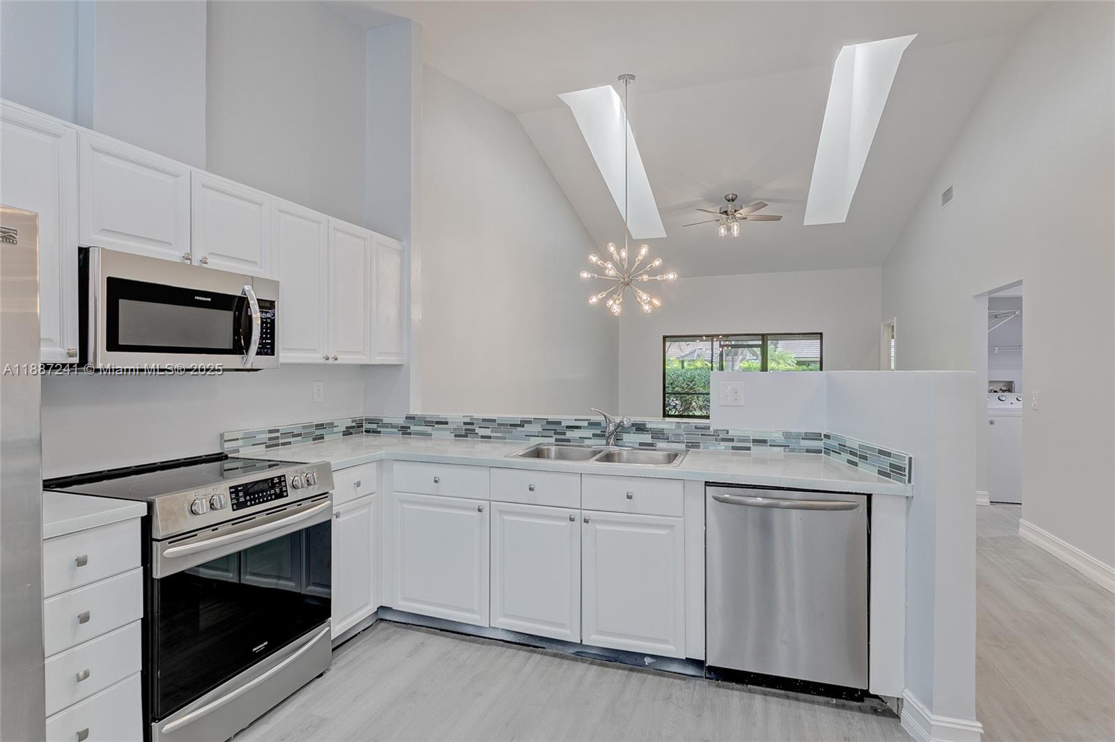 VILLAS OF GLENGARY - Residential Lease