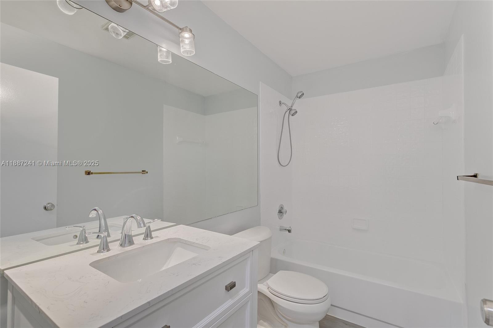 VILLAS OF GLENGARY - Residential Lease