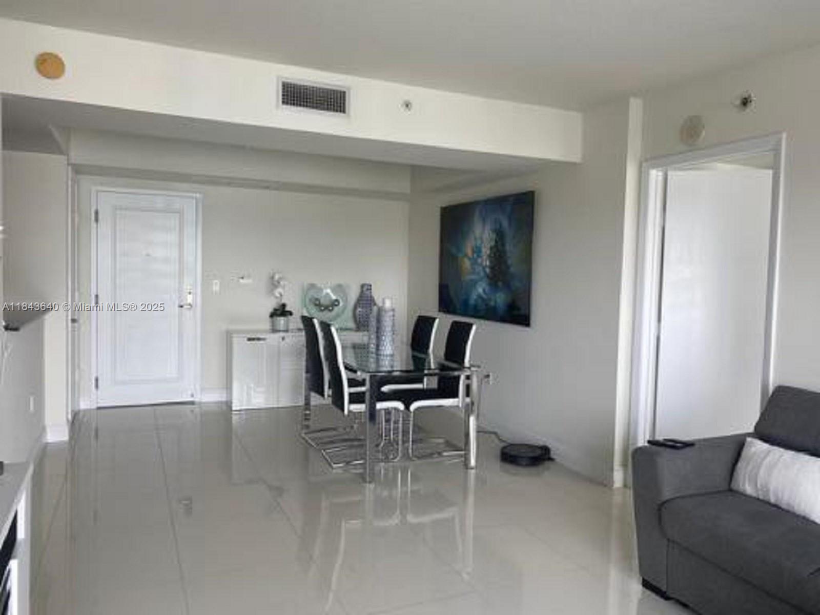 TERRAZAS RIVERPARK VILLAG - Residential Lease