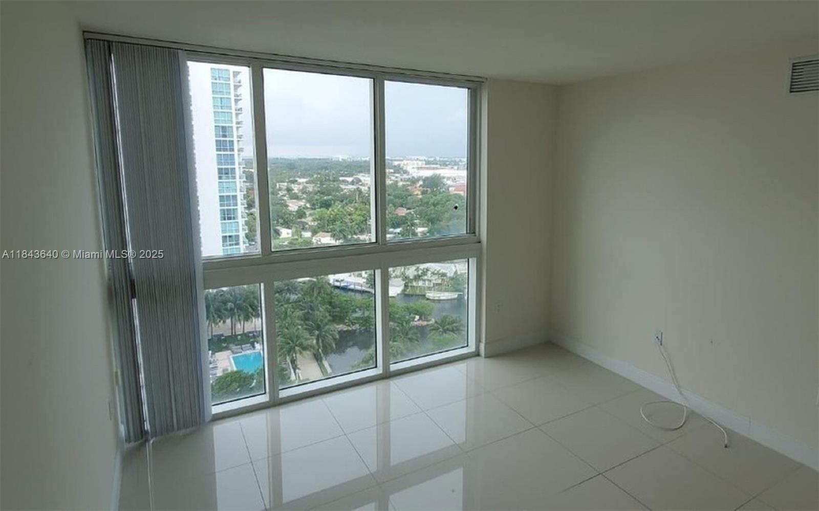 TERRAZAS RIVERPARK VILLAG - Residential Lease