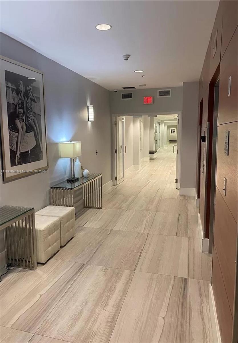 TERRAZAS RIVERPARK VILLAG - Residential Lease