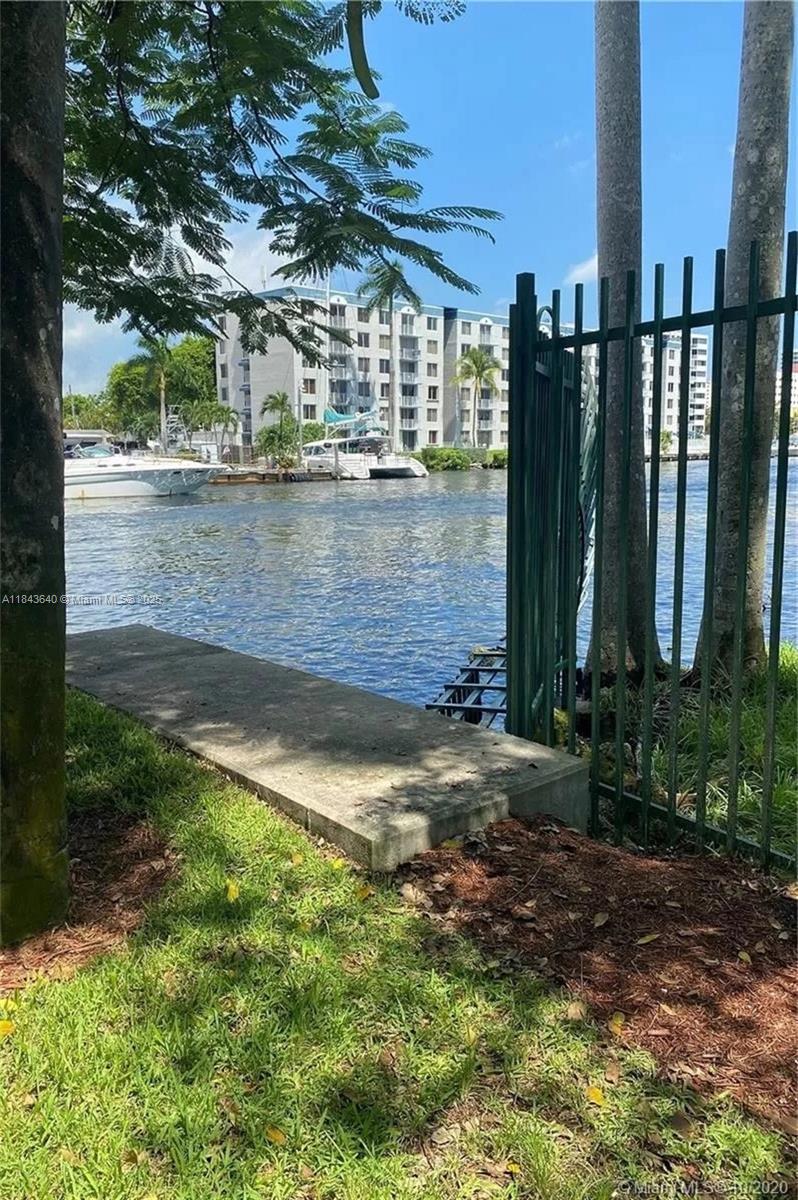 TERRAZAS RIVERPARK VILLAG - Residential Lease