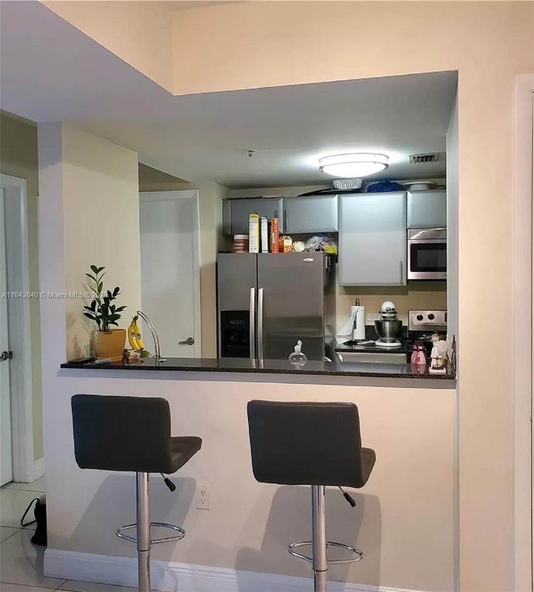 TERRAZAS RIVERPARK VILLAG - Residential Lease