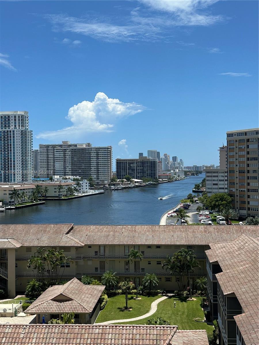 BEACHWALK CONDOMINIUM - Residential