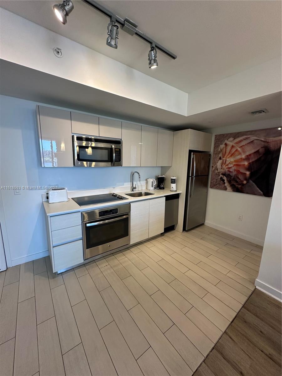BEACHWALK CONDOMINIUM - Residential