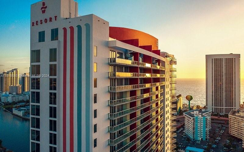 BEACHWALK CONDOMINIUM - Residential