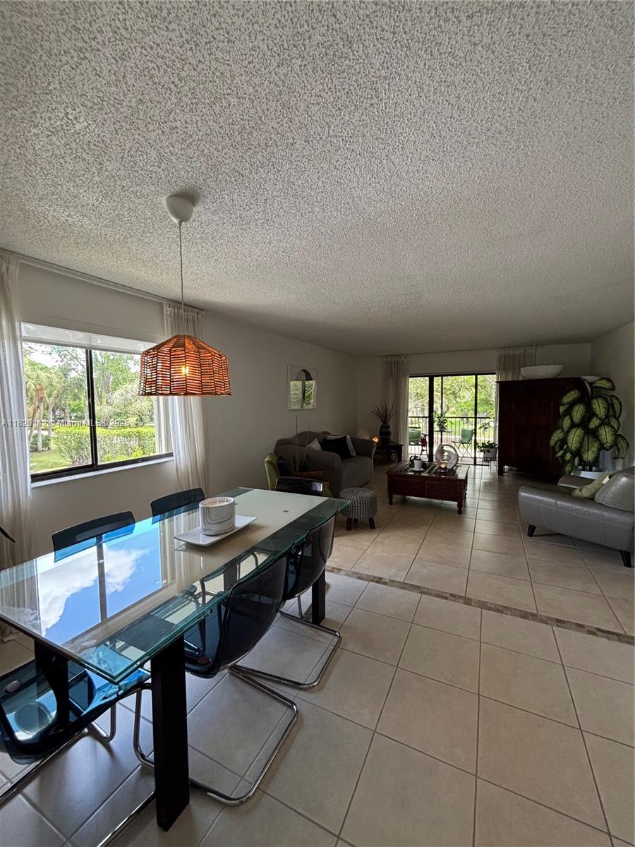 310 LAKEVIEW DR 201