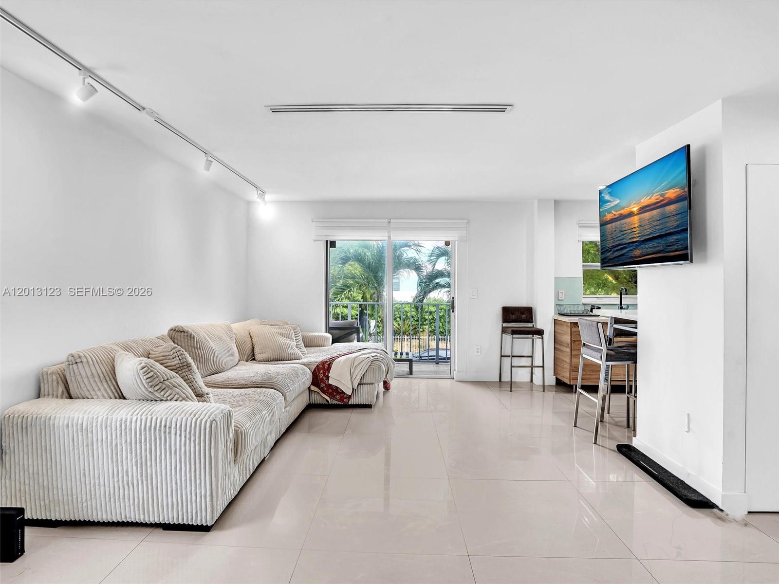 750 Michigan Ave 201