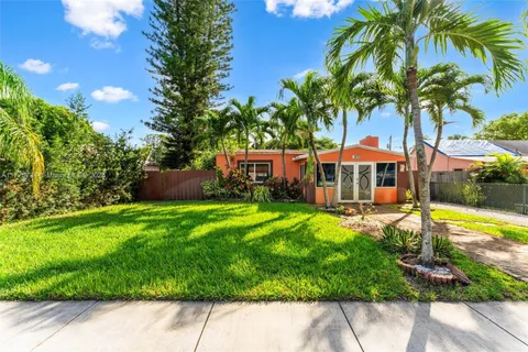 37 SW 11th St, Dania Beach, FL 33004 - MLS#: A11775734