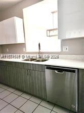 REMODELED RENTAL IN THE HEART OF WESTON, 3 BEDROOMS 2.5 BATHROOMS WITH MODERN KITCHEN AND BATHROOMS