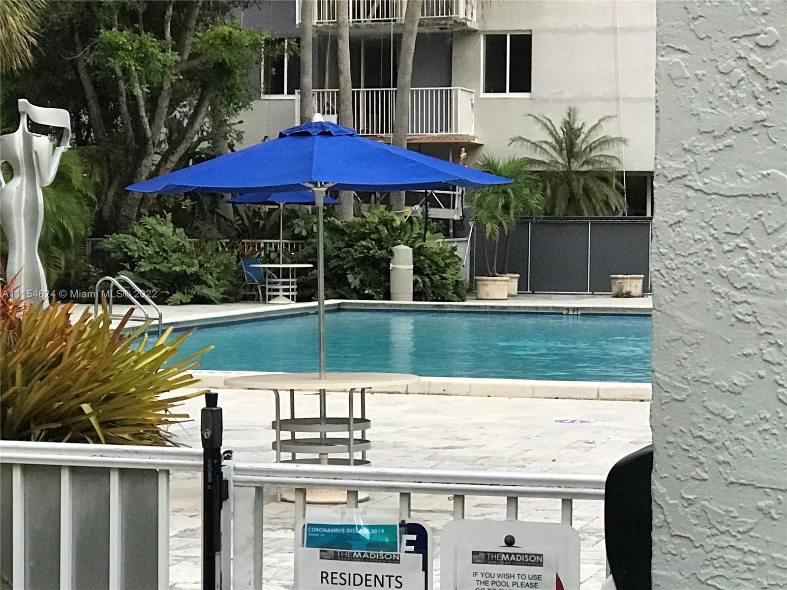 2/2 BEAUTIFULL PENTHOUSE IN MADISON DOWNTOWN !!!The very best in amenities! Enjoy the only lighted tennis courts in Downtown with rooftop sport deck w/ basketball court & walking and jogging paths! State of the art fitness center , clubhouse/party room, billiard/poker room, volleyball court, Pool . Walk to Metrorail/People Mover!!