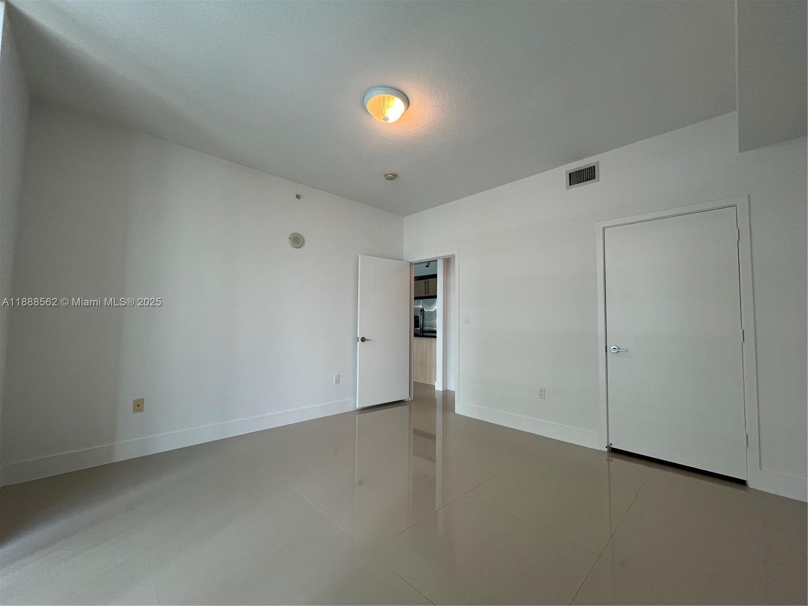 THE AXIS ON BRICKELL COND - Residential Lease