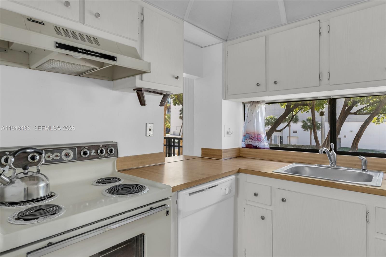 PLAZA OF AMERICAS CONDO P - Residential