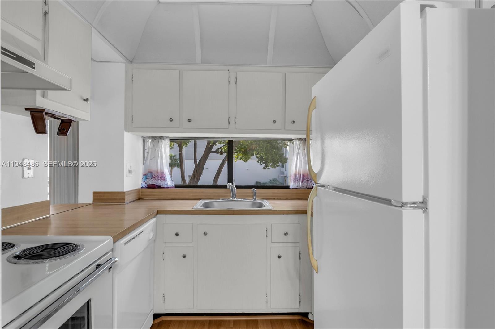 PLAZA OF AMERICAS CONDO P - Residential