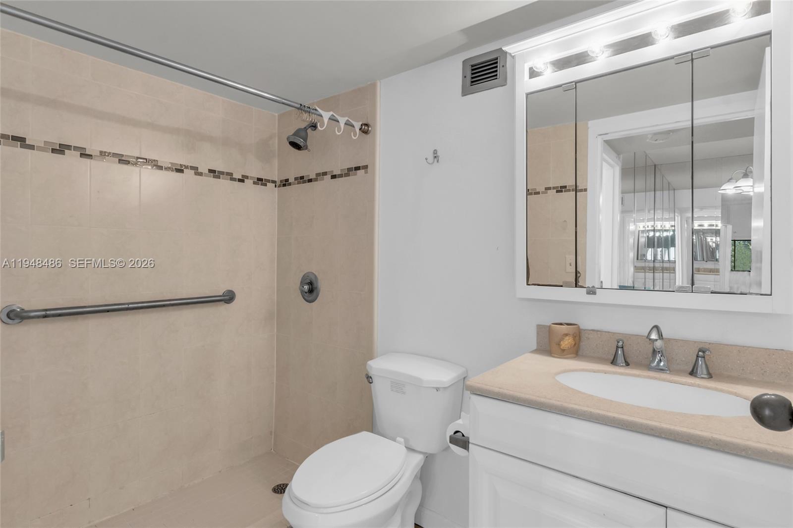 PLAZA OF AMERICAS CONDO P - Residential