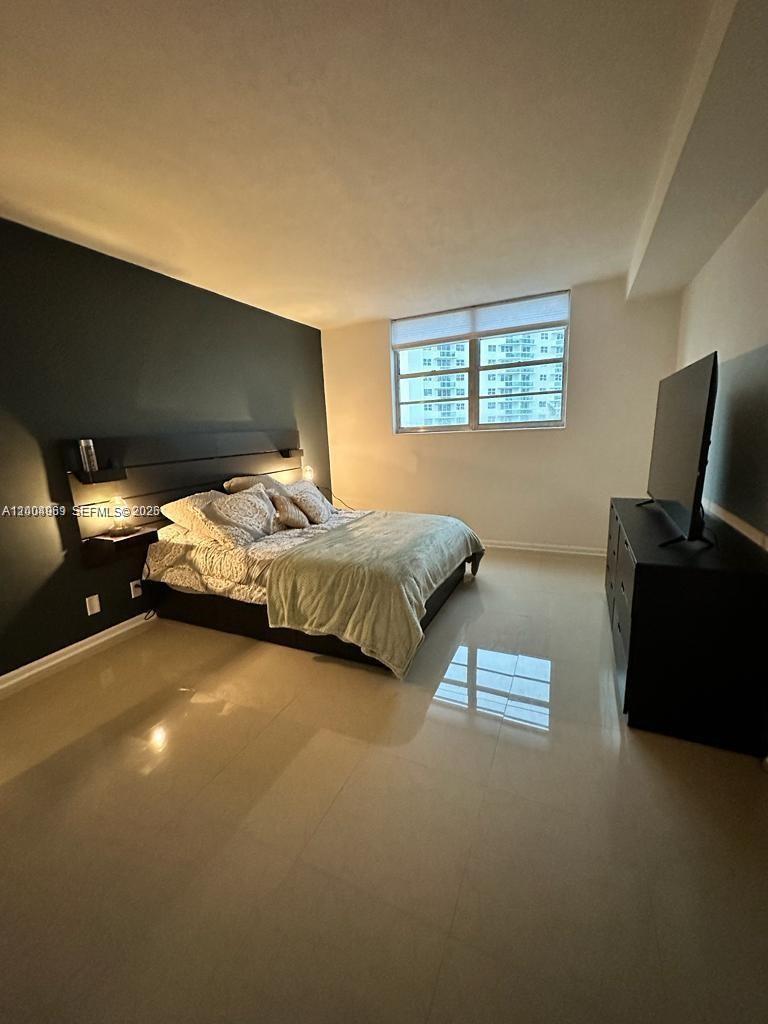 3000 S Ocean Dr 414