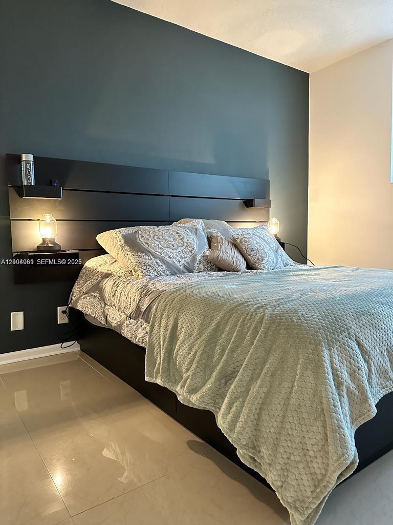 3000 S Ocean Dr 414