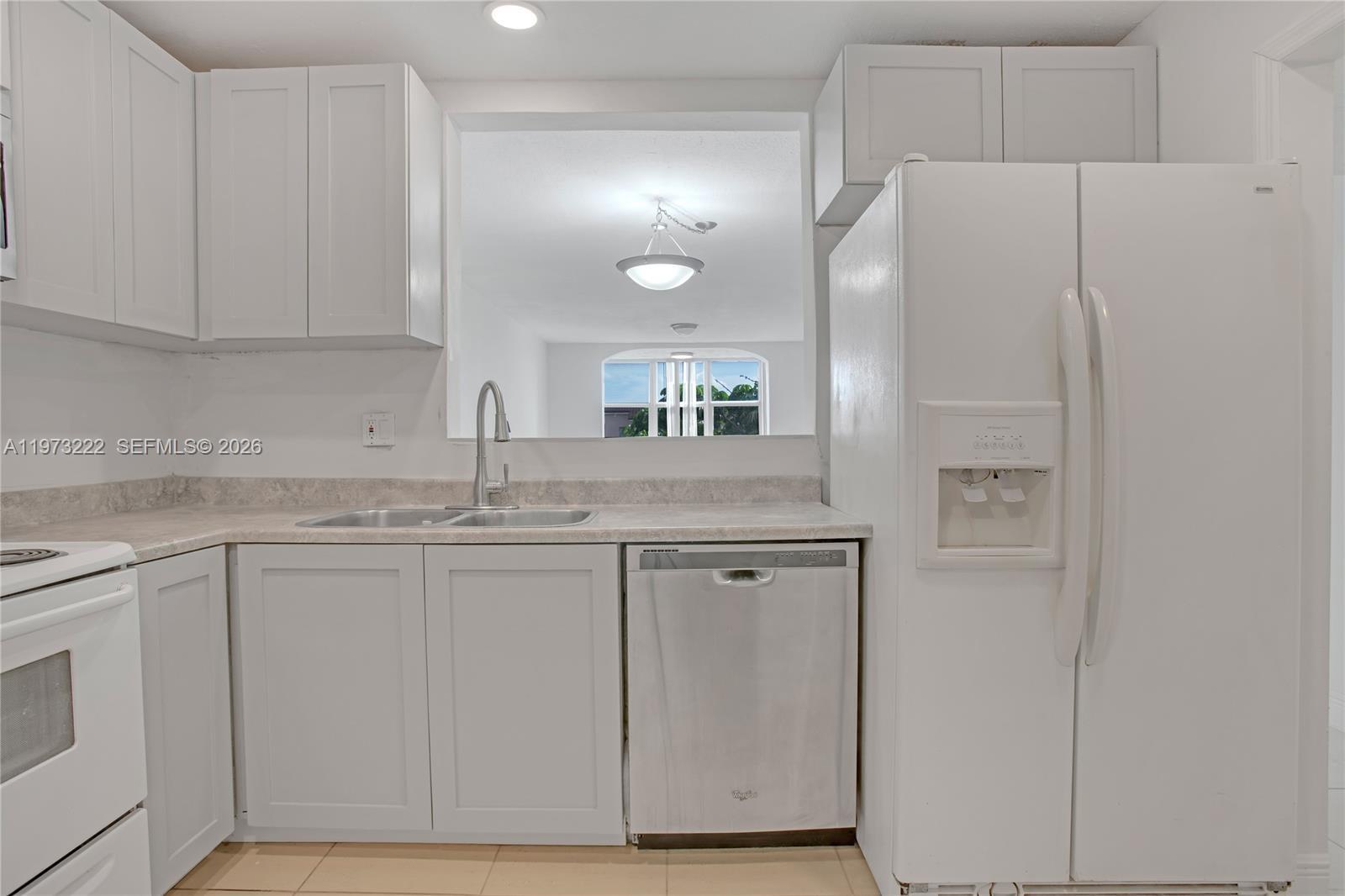 2850 Somerset Dr 414L