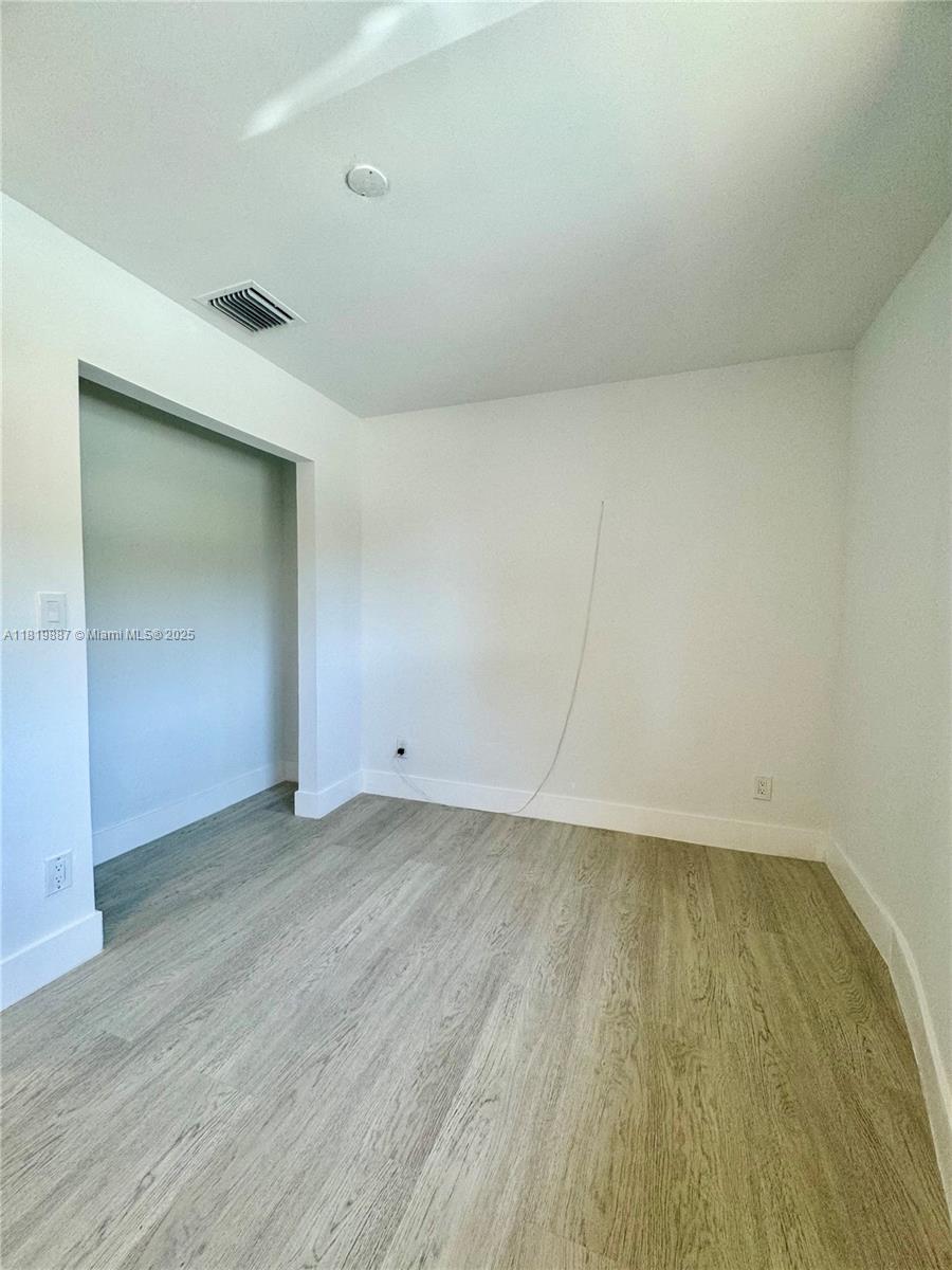 TOWN OF MODELO (DANIA) B- - Residential Lease